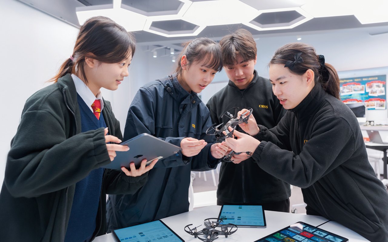學校積極回應國家「科教興國」戰略