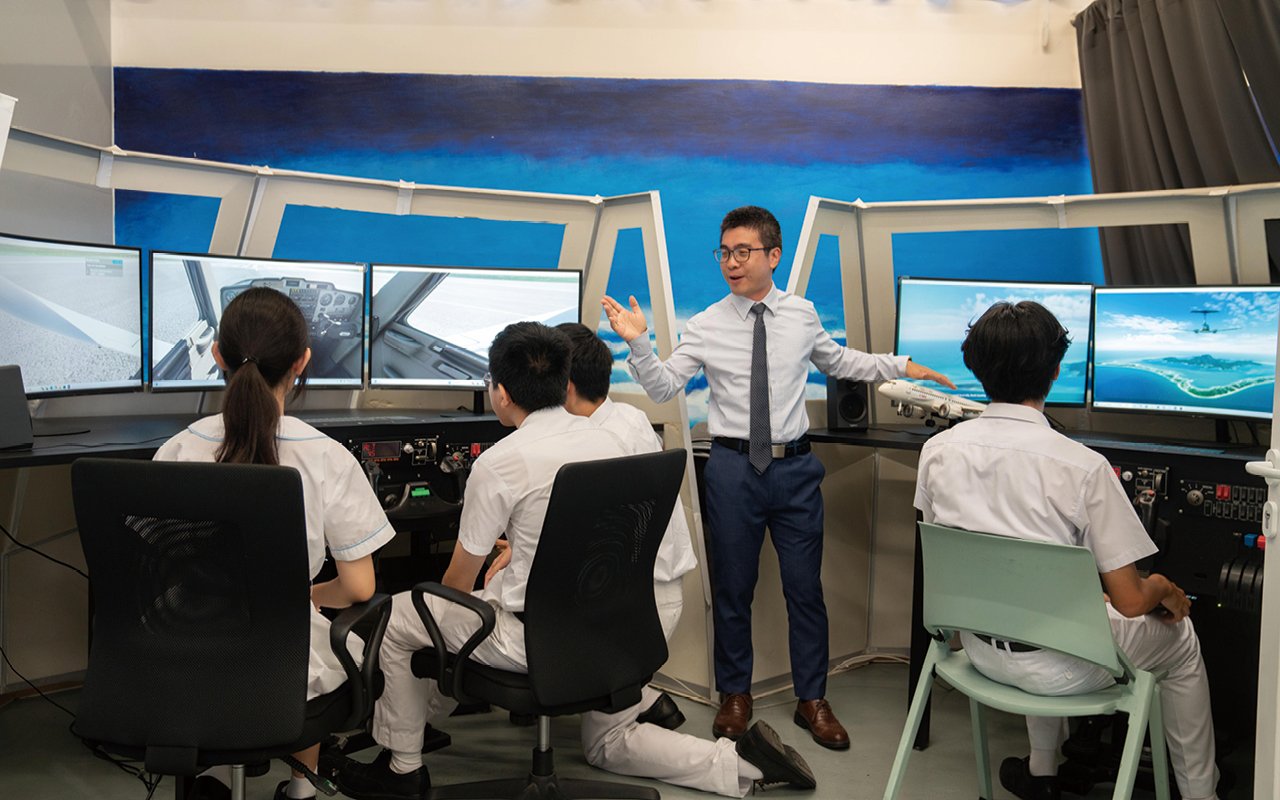 學校已獲中國航空學會認證為「中國航空特色學校」