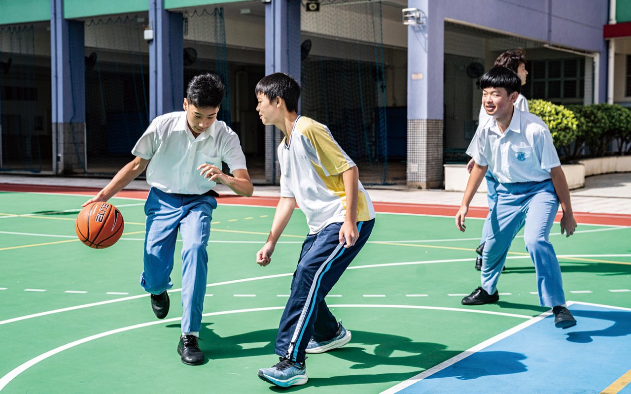 The school takes "all-round experiential learning" as its core