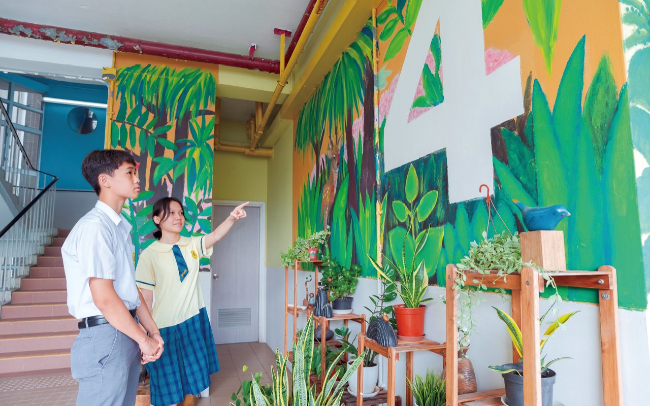 踏入佛教黃允畋中學的校園，林蔭環繞