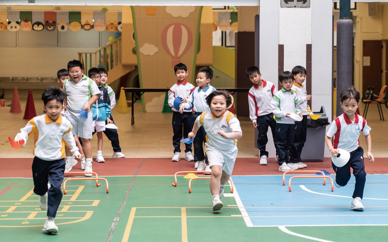 男孩子精力充沛