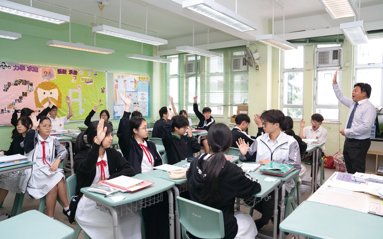 在英語課堂中加強學生交流互動