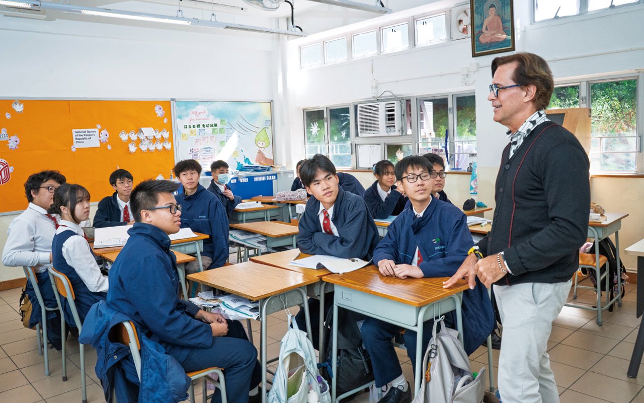 各類溝通都融入英語元素