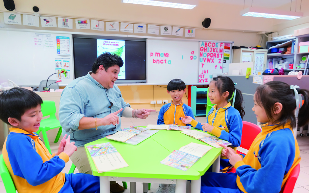 The school advocates "reading and writing"