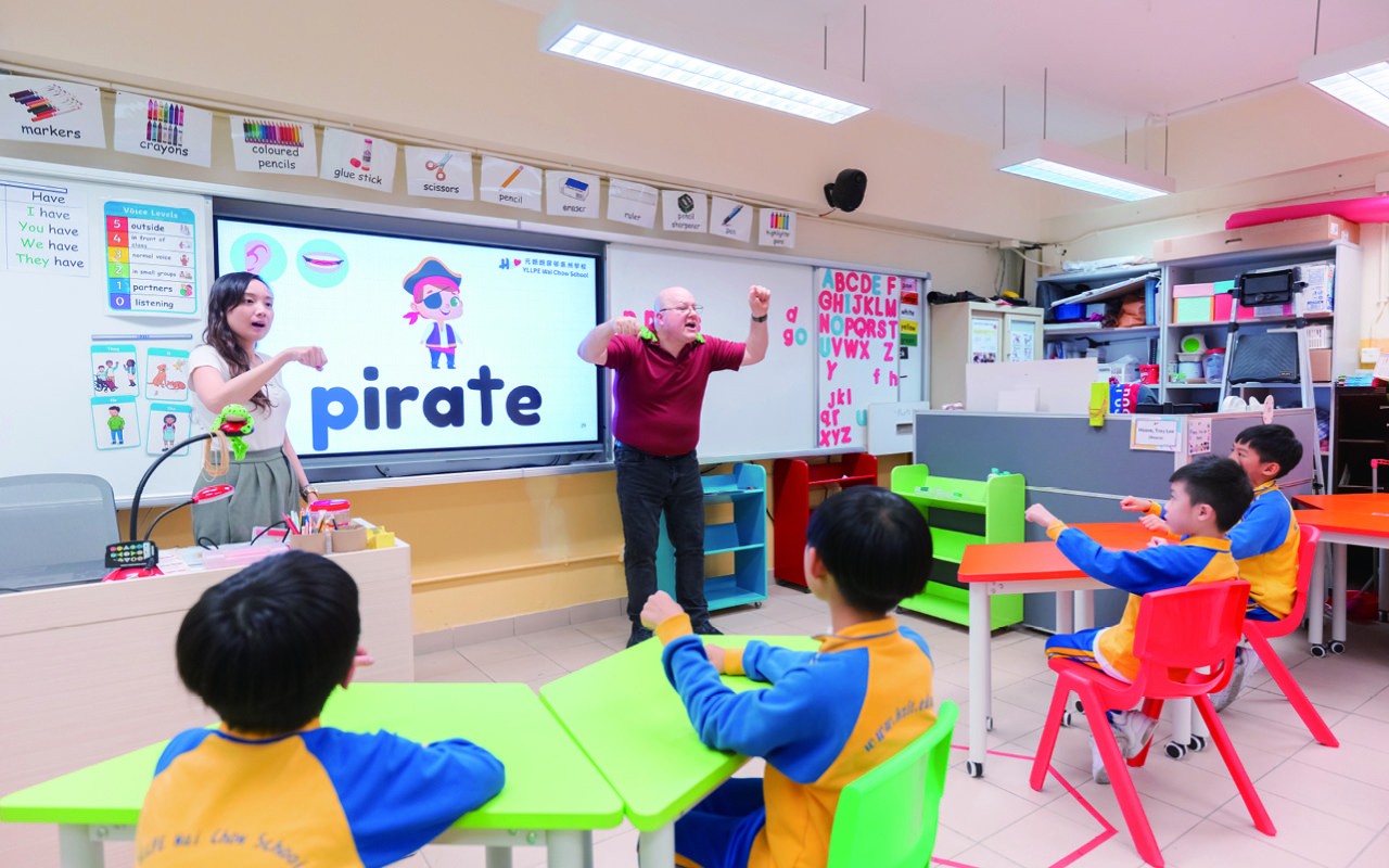 Vigorously promote e-learning in teaching