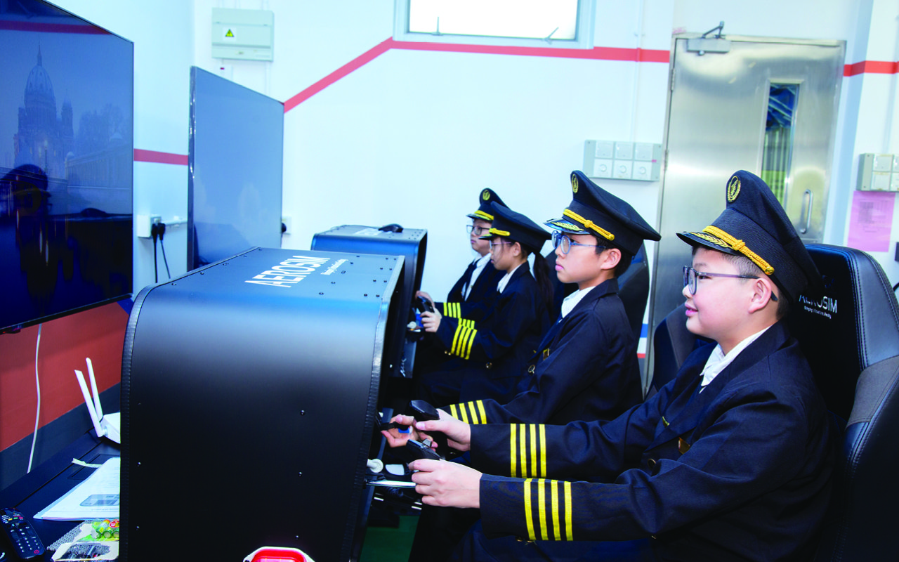 推出以航空為主題的STEAM課後小組