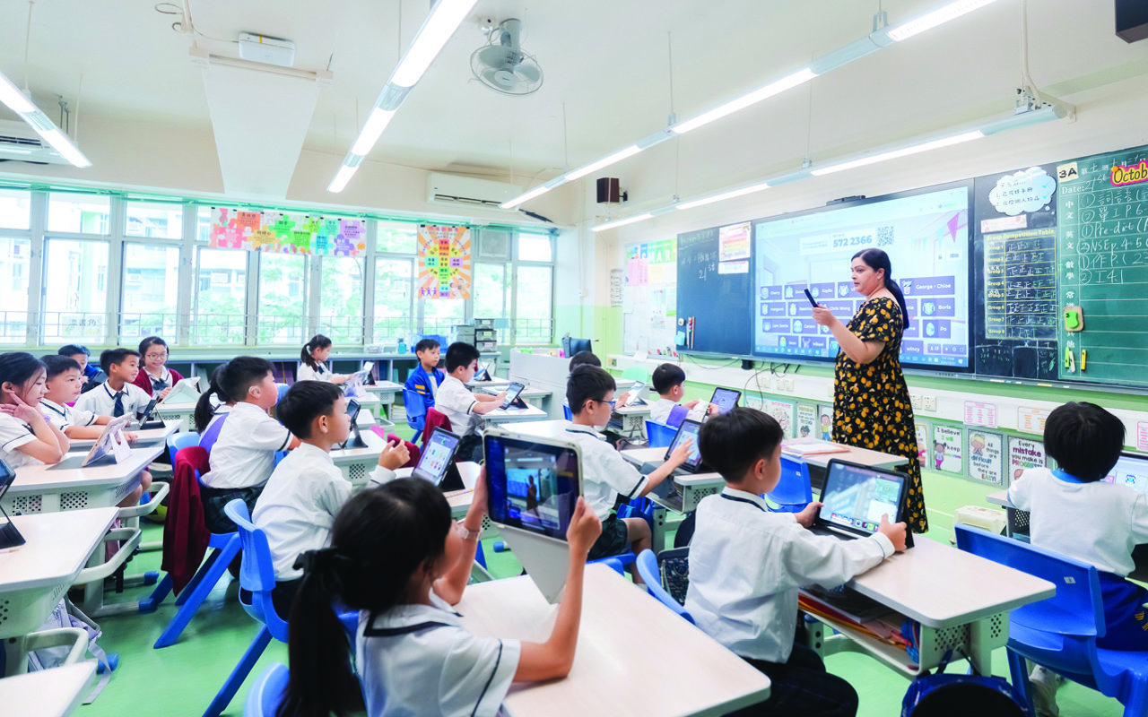 羅校長高度重視英語教學資源
