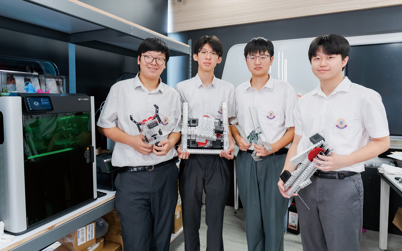 教導學生駕馭科技和善用科技