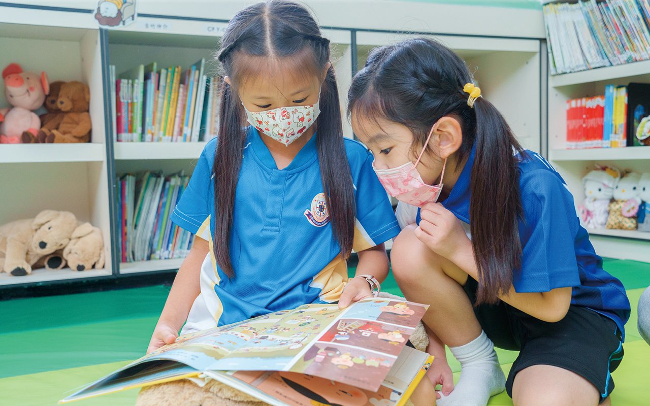 為讓小一新生適應小學英語學習，學校十分重視新生入學的適應環境，因此在本年度特別舉行「升星計劃」英語銜接課程。