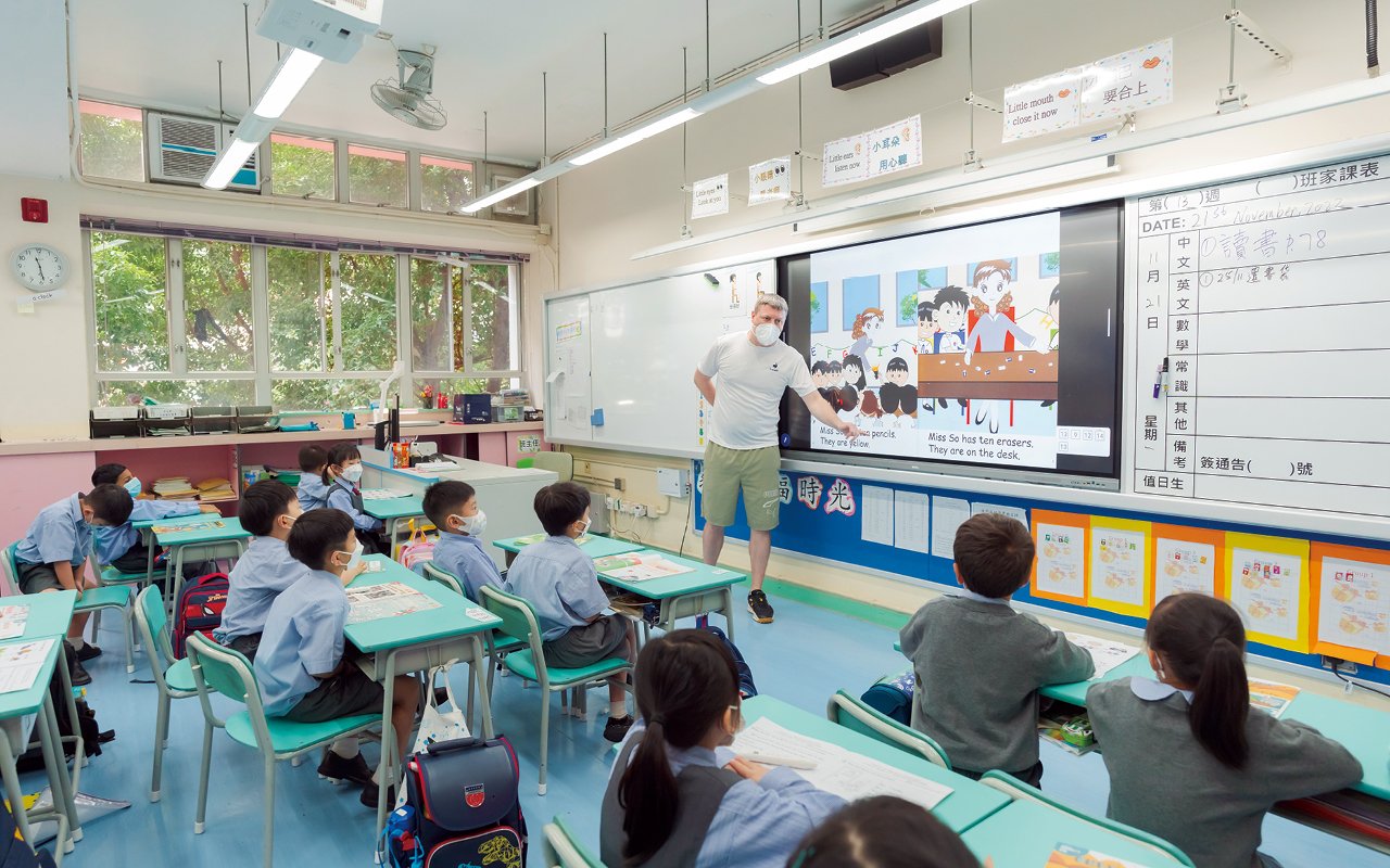 優化後的英語課程以專業理論為基礎，再輔以「三高」為教學策略，促進「高參與、高互動、高趣味」的學習氣氛，引導學生投入課堂。