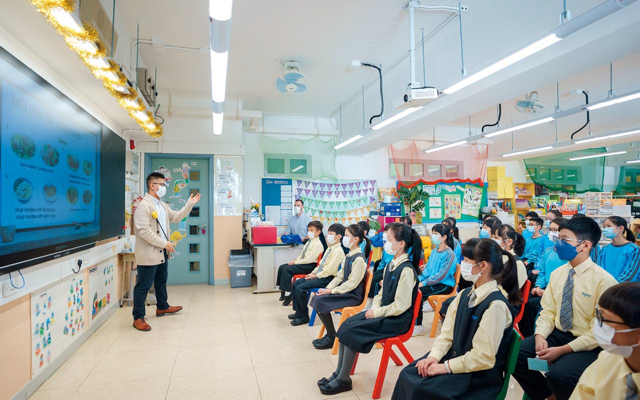 學校尤其重視學生的兩文三語發展，承着「有教無類、因材施教」的教育方針，發展完善的課程規劃，務求讓每位學生都能學有所得。