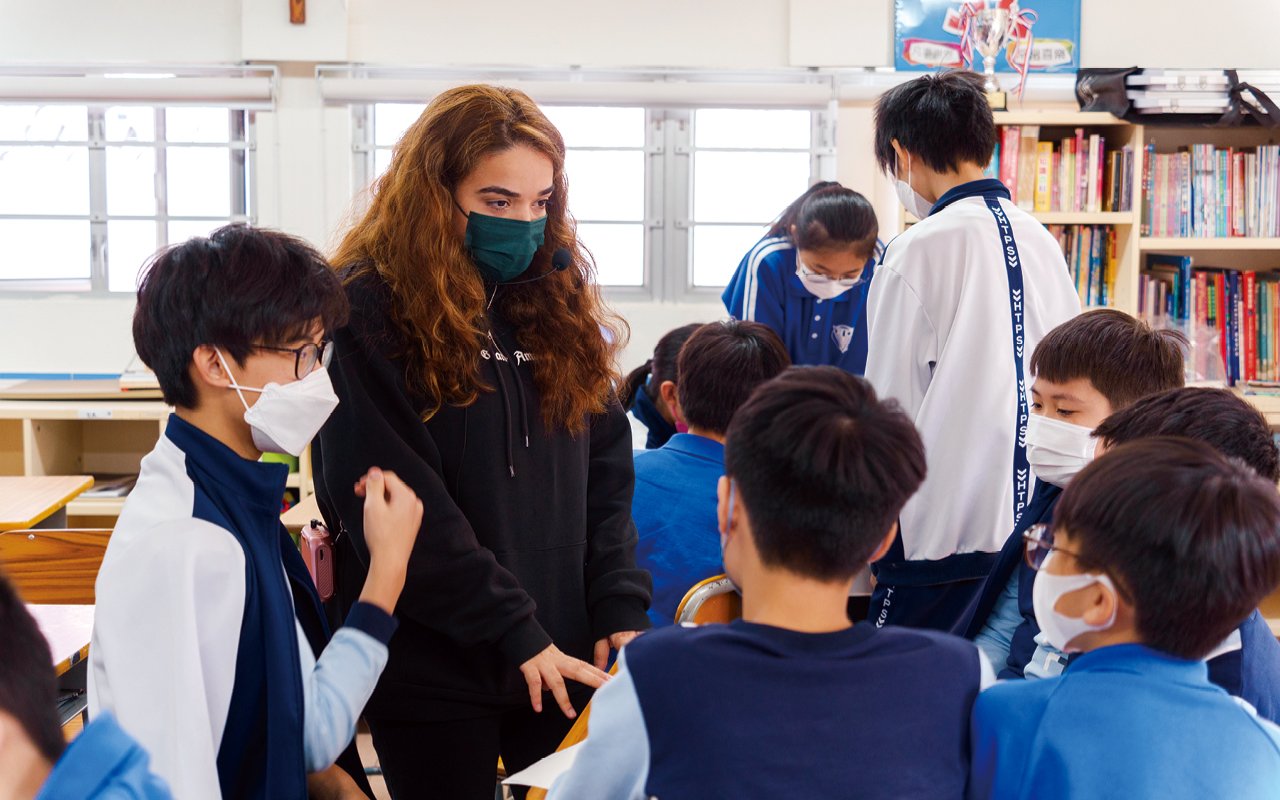 聖三一堂小學重視學生的獨特性，透過校本活動「力爭上游」，鼓勵學生不斷挑戰自己，努力向上。
