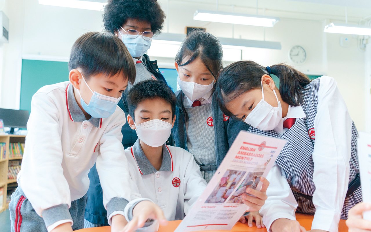 良好的閱讀習慣需要從小培養，學校竭力提升閱讀氣氛，令學生投入書本世界，增加閱讀樂趣及同儕間的學術討論。