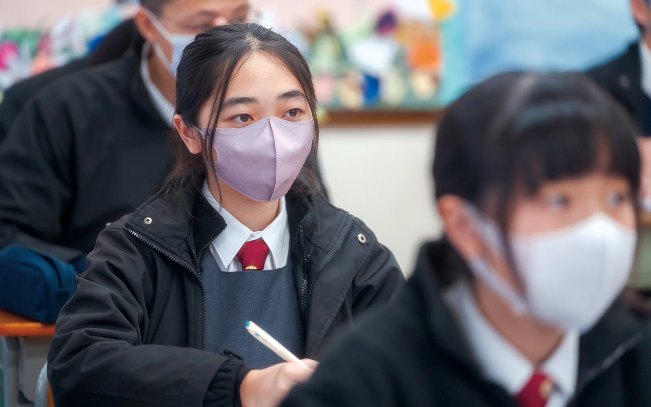 老師協助學生建立個人化的學習方式，提升其學習效能及信心。