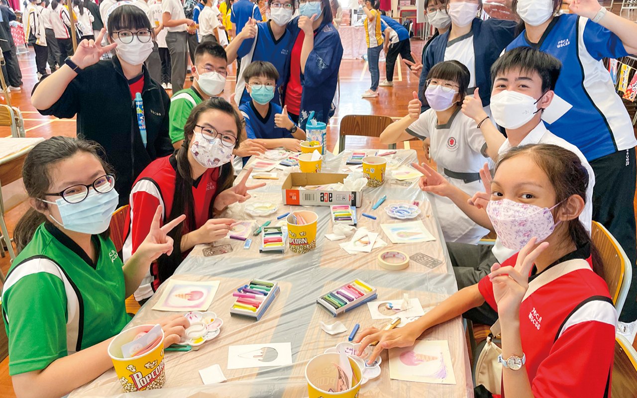 學校相信豐富的學習經歷有助學生從中建立性格強項，構建正面情緒和快樂感，以積極的態度面對生活中的負面情緒和經歷。