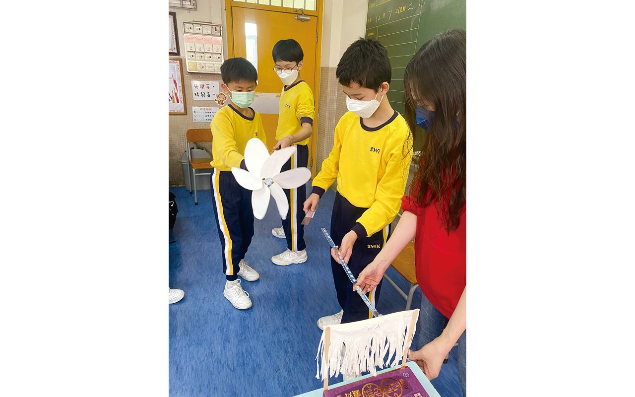 麥校長帶領教學團隊深化STEM課程，以及設計有趣生動的學習活動，讓學生達到整全發展，培養他們獨立思考和解決問題的能力。