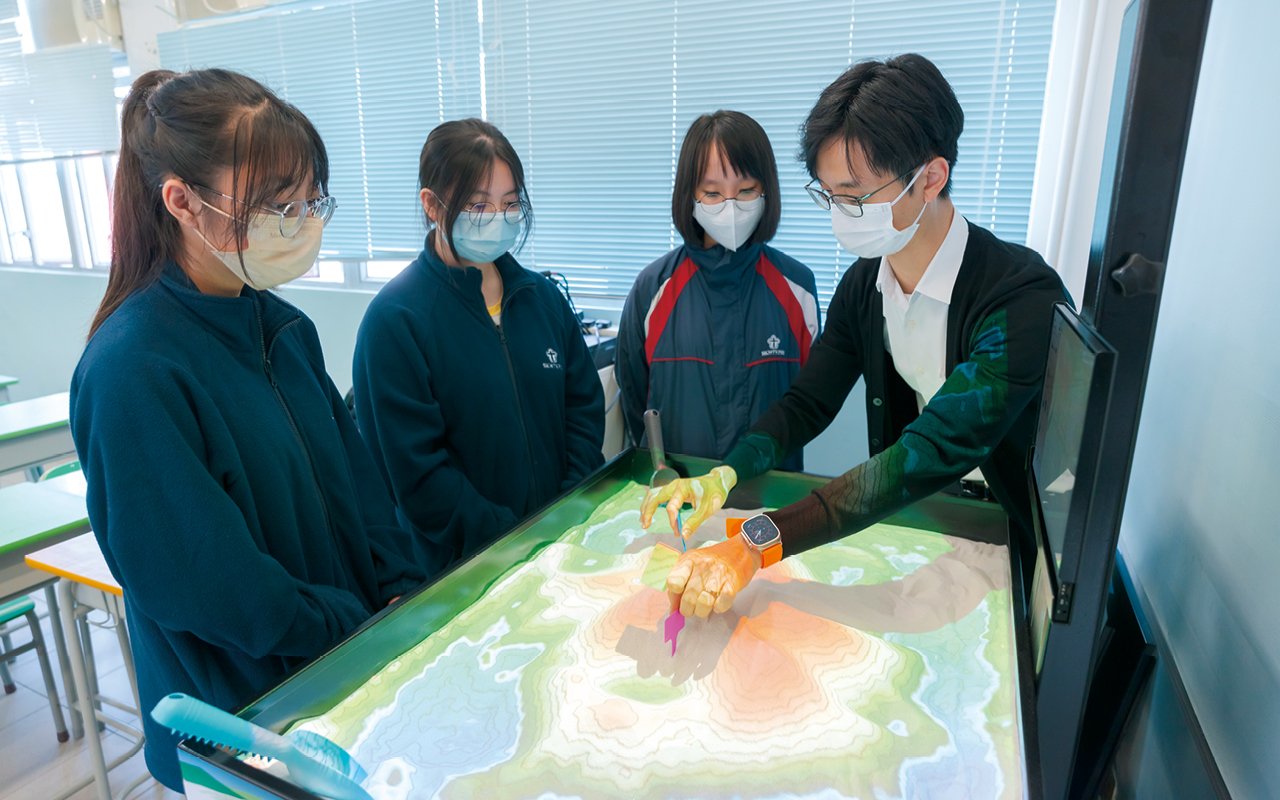 同學能在「MakerSpace」中感受創新科技