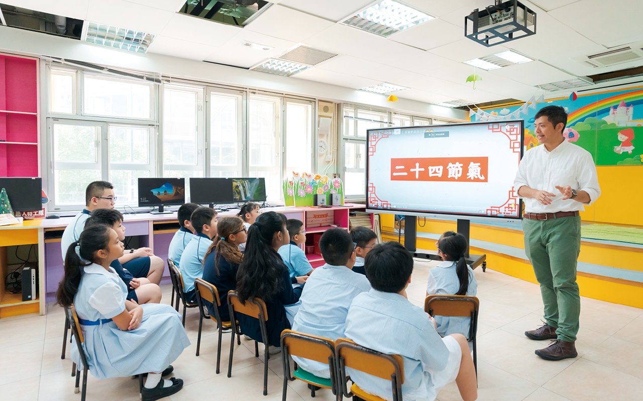 透過閱讀和分享短片，沉浸在語文世界當中