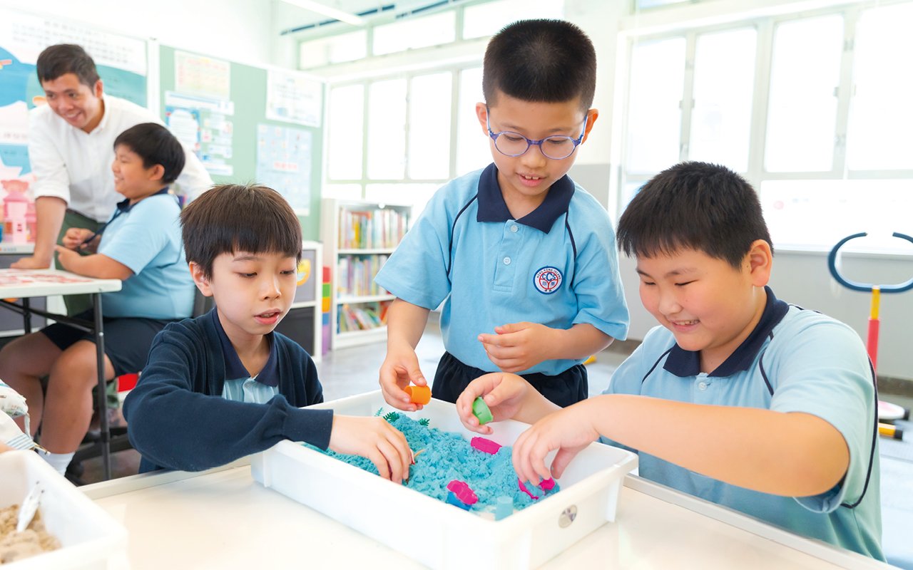 學校致力擴闊學生的知識領域