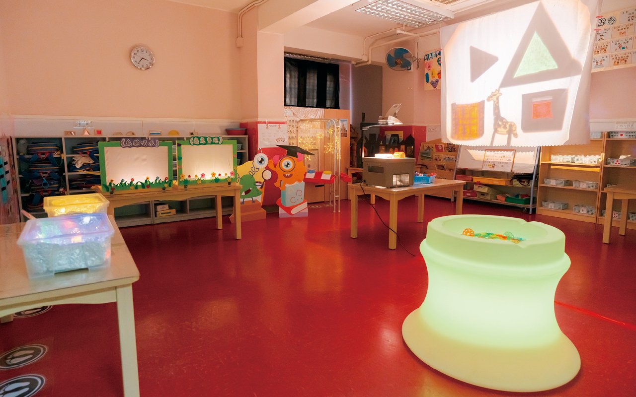 營造不同觸覺體驗，訓練幼兒的手眼協調