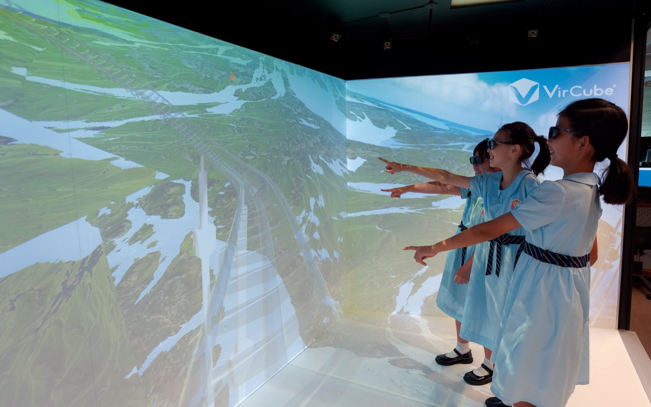沉浸式 VR 館