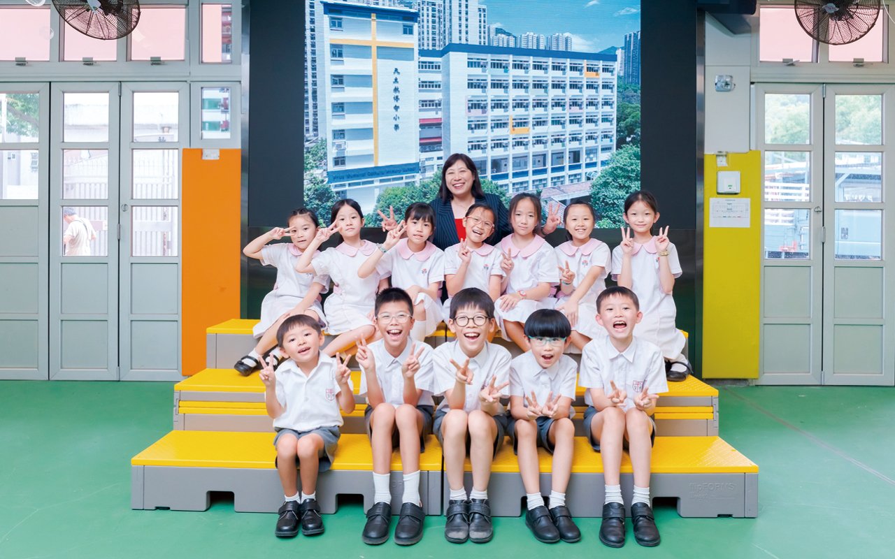 The school cultivates students with "love" and creates a stage for growth