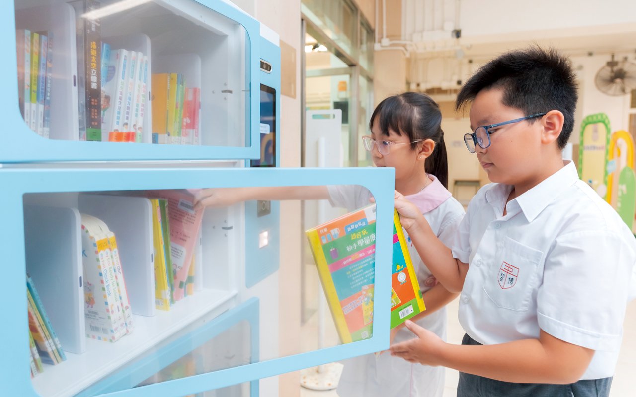 The school attaches great importance to students’ biliteracy and trilingual development
