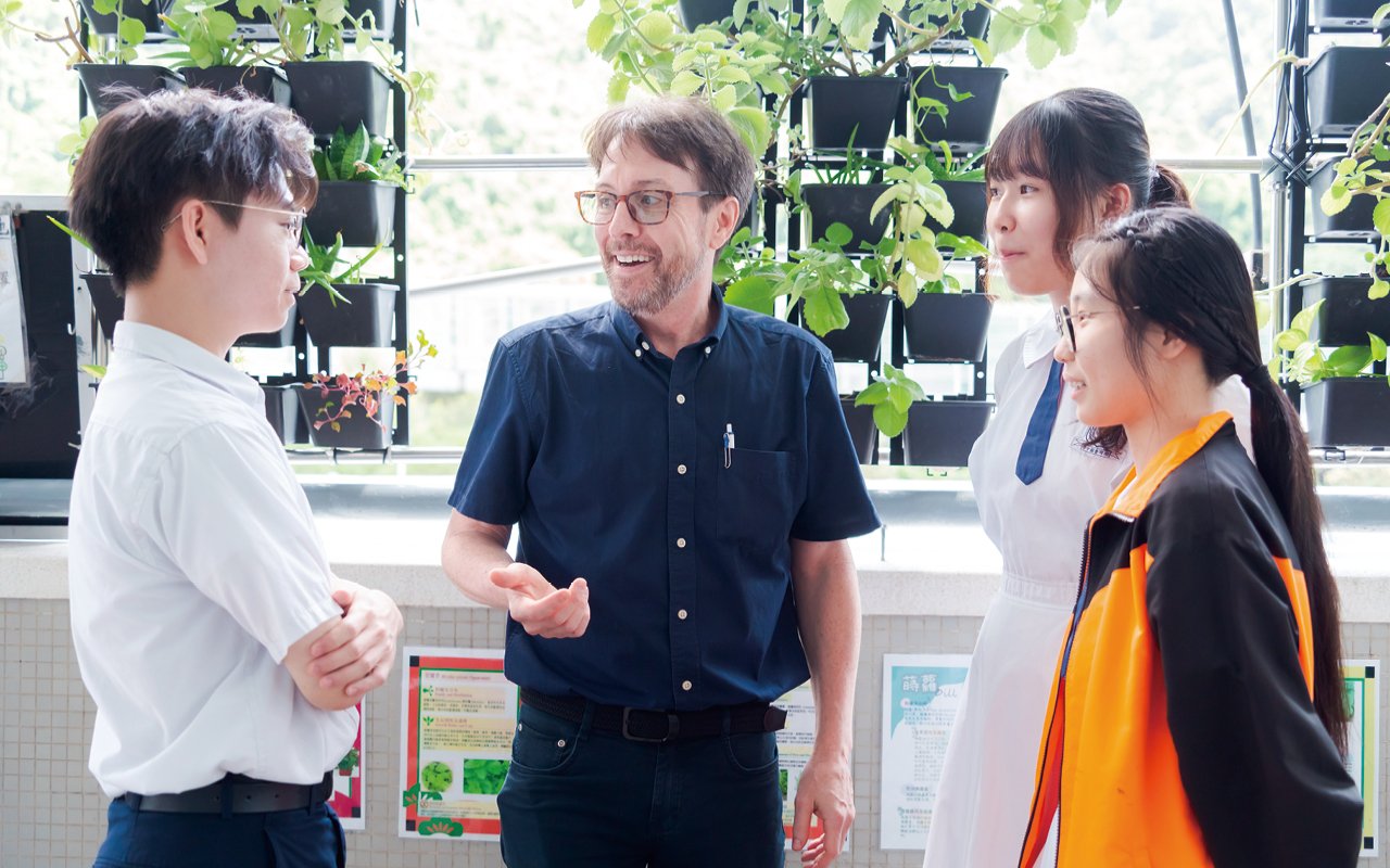 Enrich overseas exchange activities