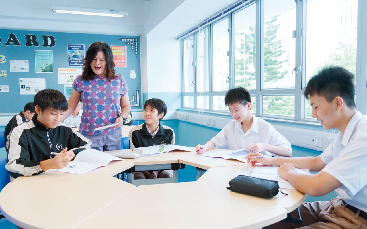 鼓勵學生與外籍老師交談