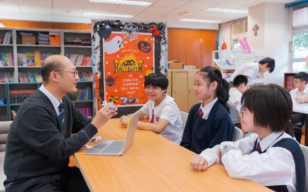 學校致力將英語元素融入各科課程內容