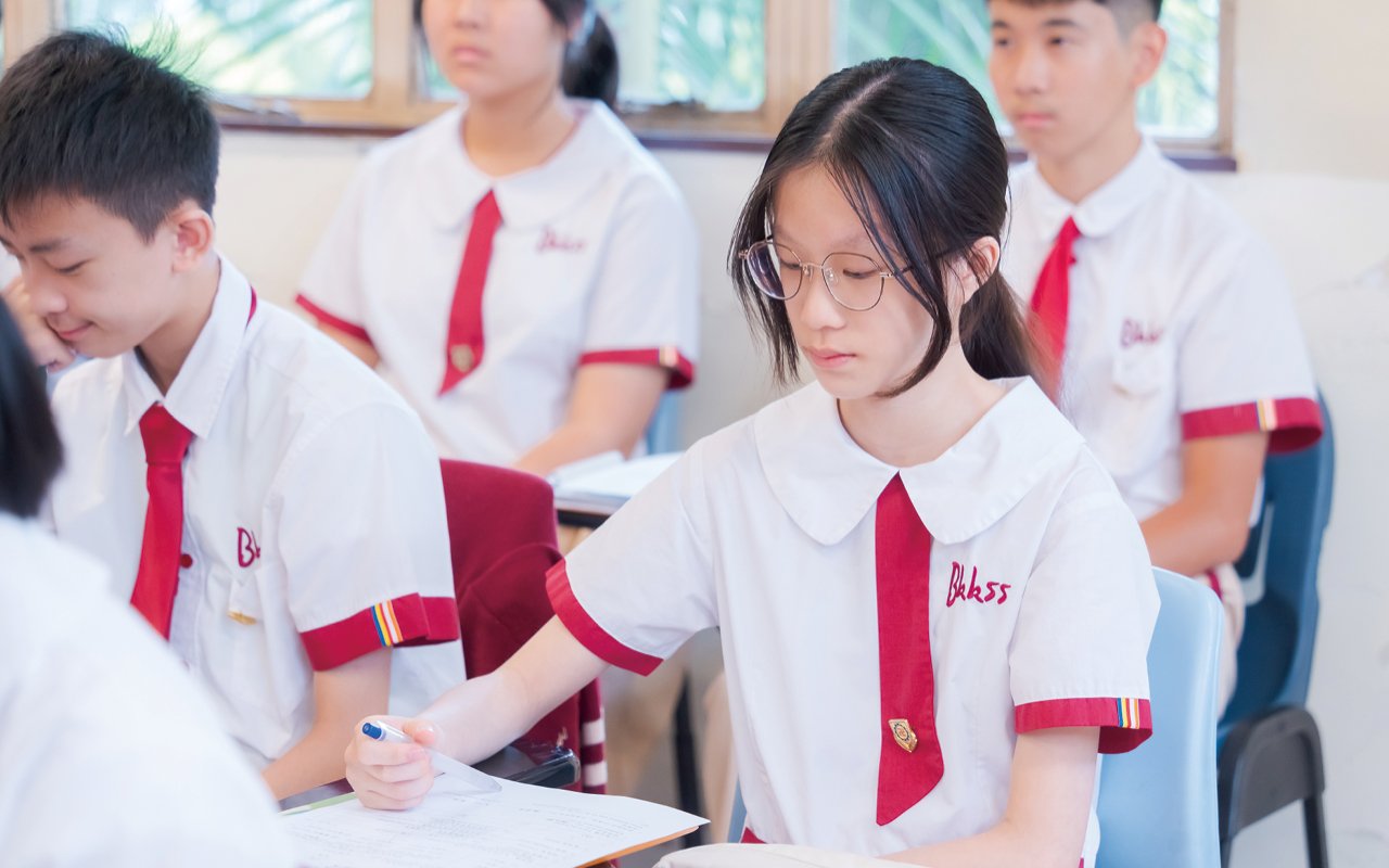 老師為英語能力較好的學生，提供英語拔尖網課