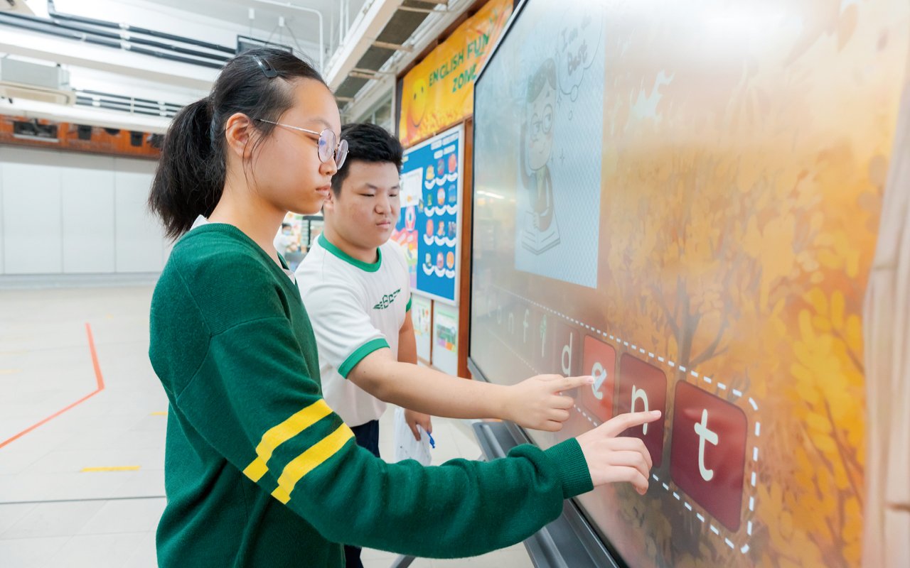 將國際著名英語課程元素及考核引進校本課程當中
