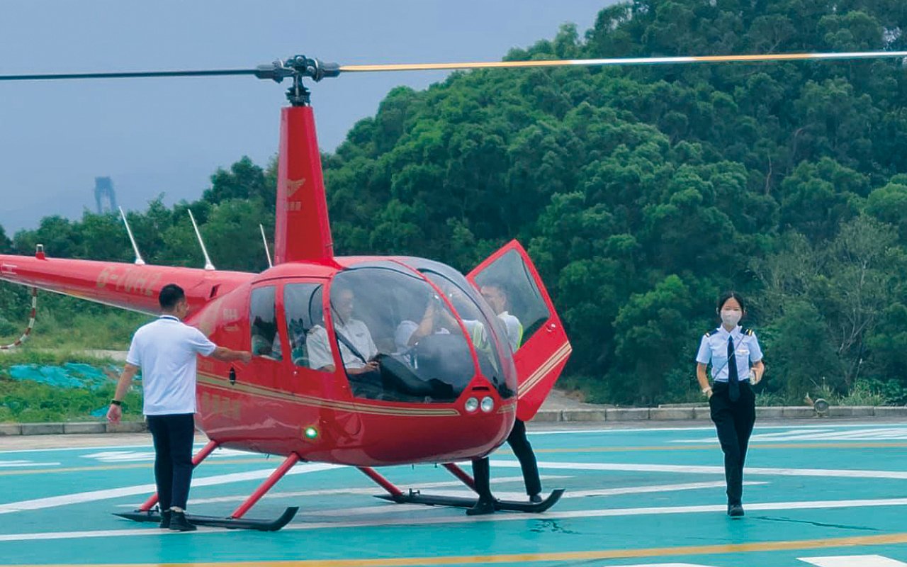 真實航空訓練　飛越鹽田港