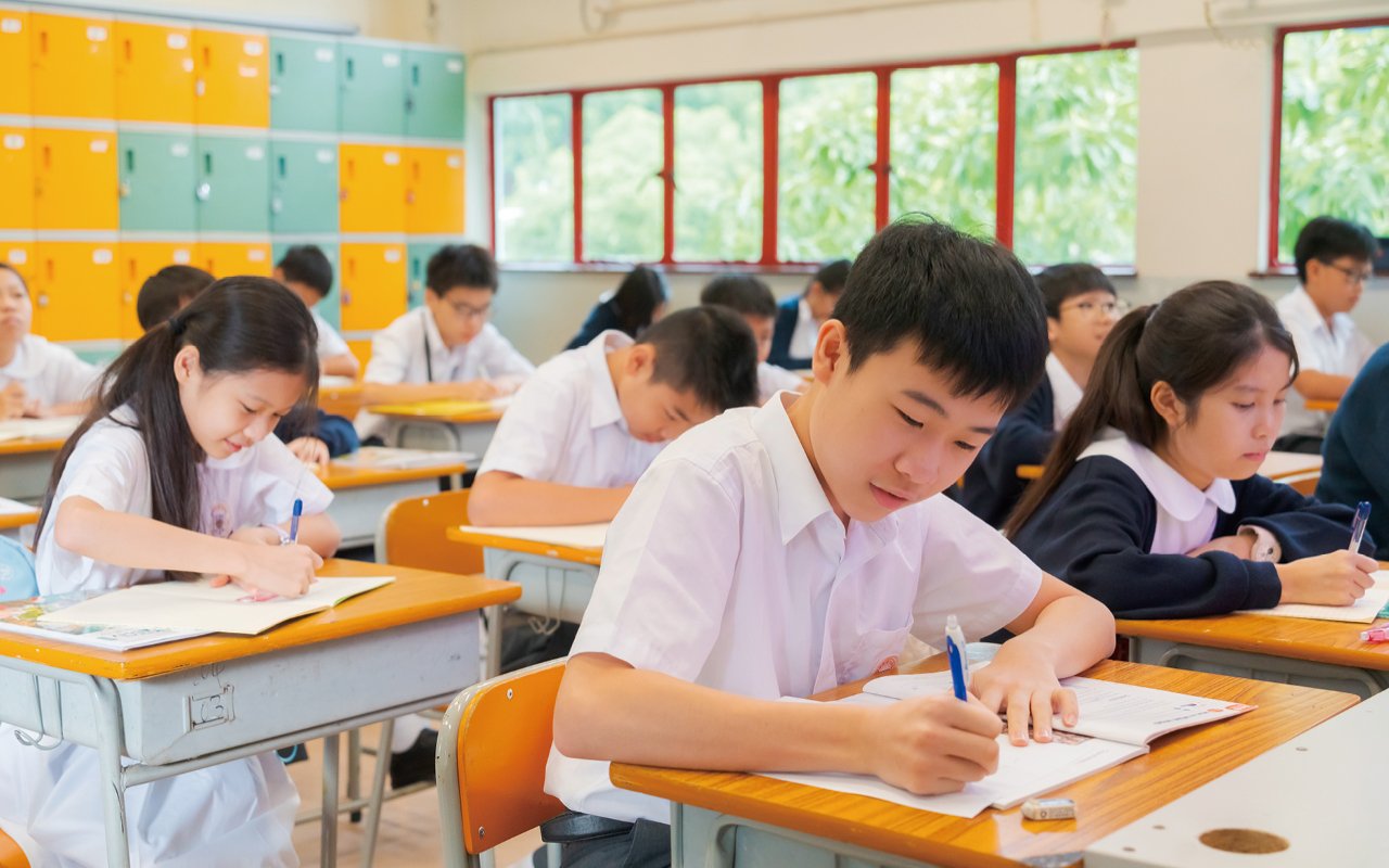 學校以提升學生的英語能力為教學核心