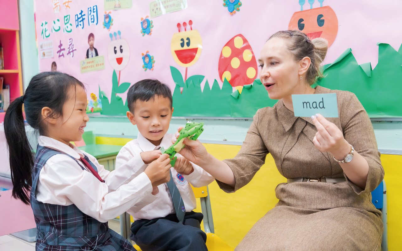 學校於小息時間會在禮堂舉辦英文遊戲
