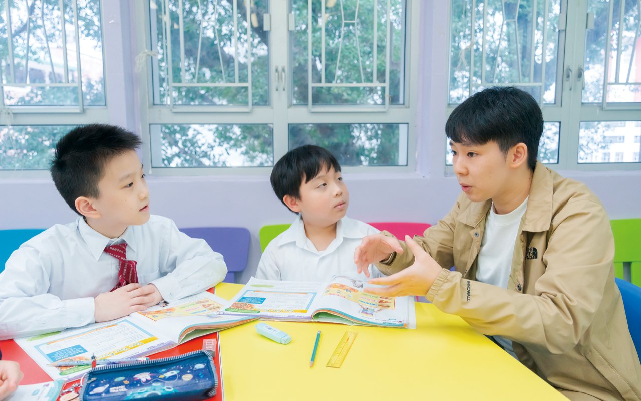 學校十分着重培養學生的閱讀習慣