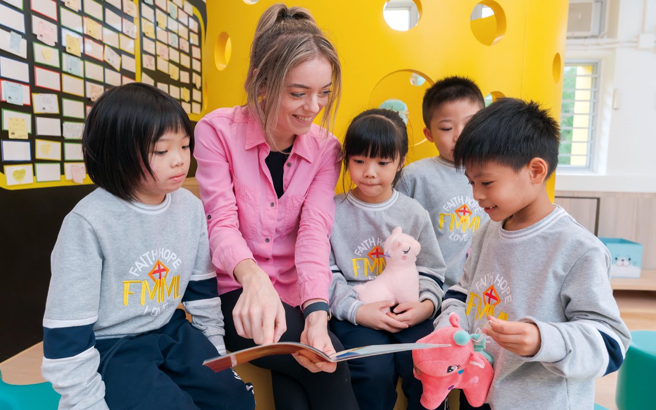 外籍英語老師亦會舉辦一系列英語活動，如English Wonderland、English Cafe及校園電視台等，為學生創造輕鬆愉快以及國際化的學習氛圍，藉以擴闊同學的學習視野，促使他們多聽、多講、多運用英語。