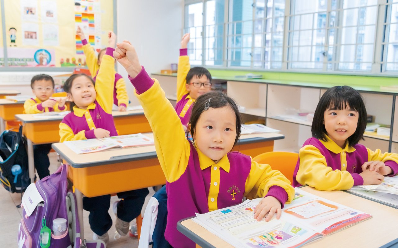 除常規課時外，學校為學生提供綜合課堂的學時，作為常規課程的延伸學習。
