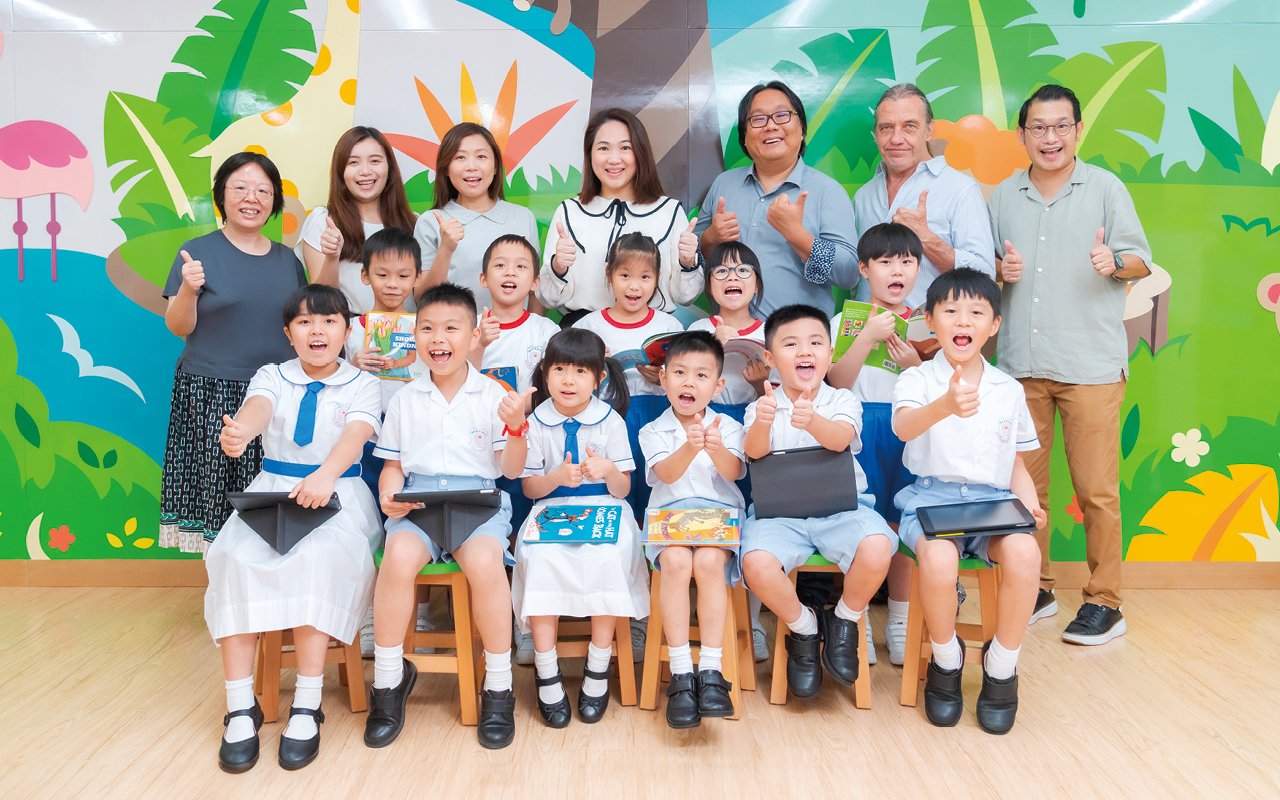 In terms of English learning, the school adopts diversified teaching methods, through strategies such as interdisciplinary reading, experiential learning and e-learning, so that students can learn English happily and apply English in daily life.