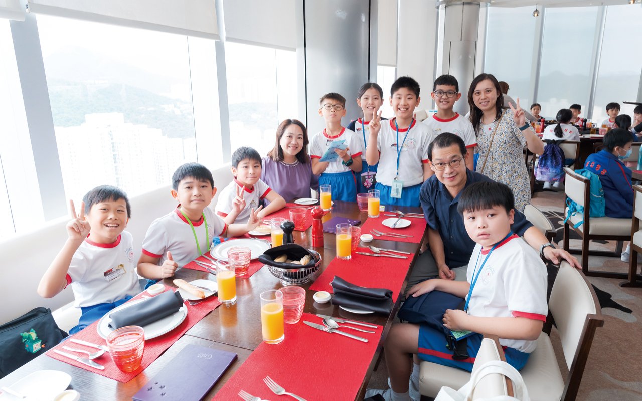 Experiential learning allows students to comprehensively enrich their learning content and enhance their interest in learning through personal experience, thereby stimulating their exploration and learning of new knowledge and skills.
