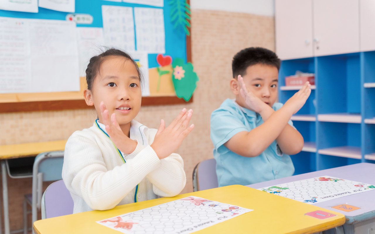 教學團隊巧思設計校本課程，吸引同學積極學習，增強他們的學習動機。