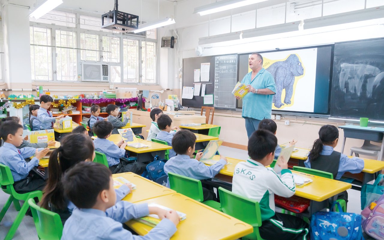 學校特別為初小同學設立由外籍老師帶領的遊戲課堂