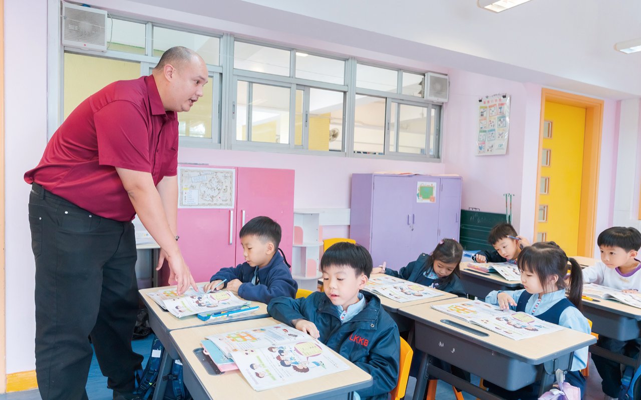 學校一直積極發掘不同地方學習英語的方式