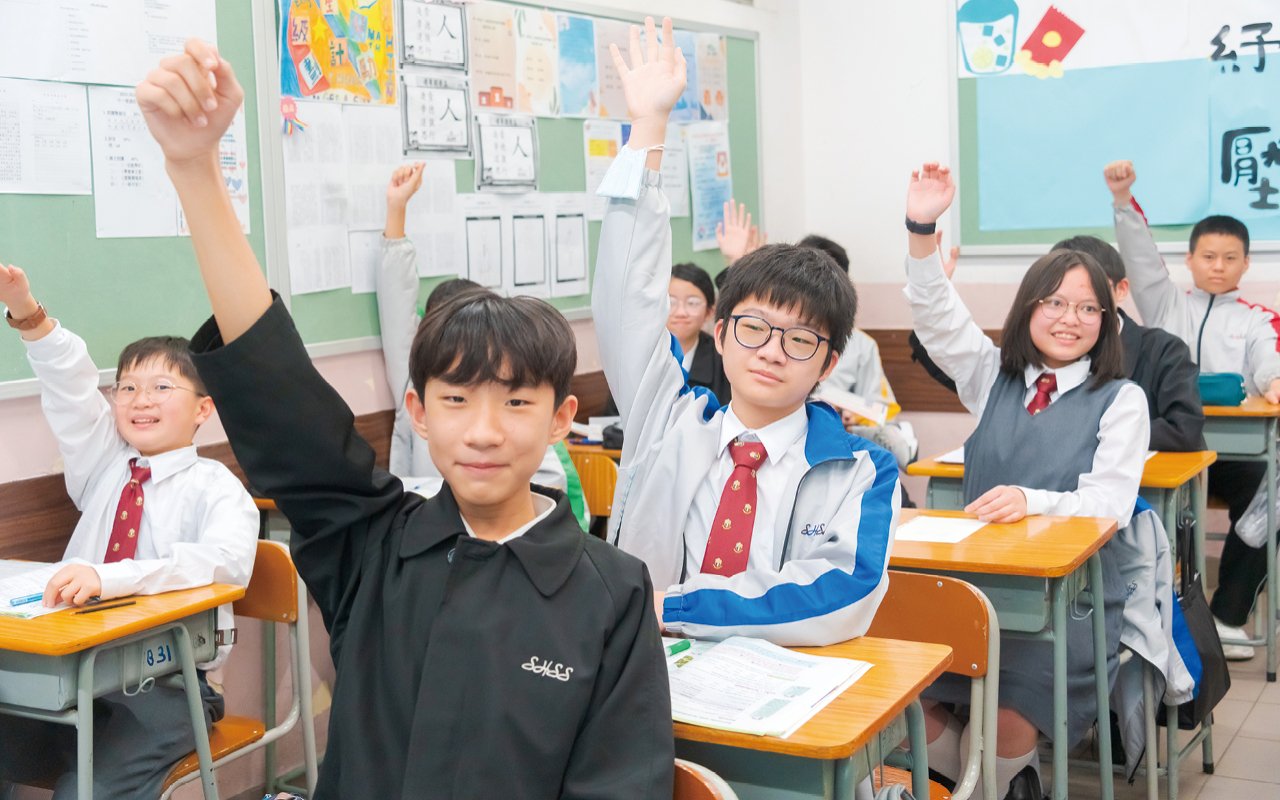 學校非常重視同學的兩文三語能力