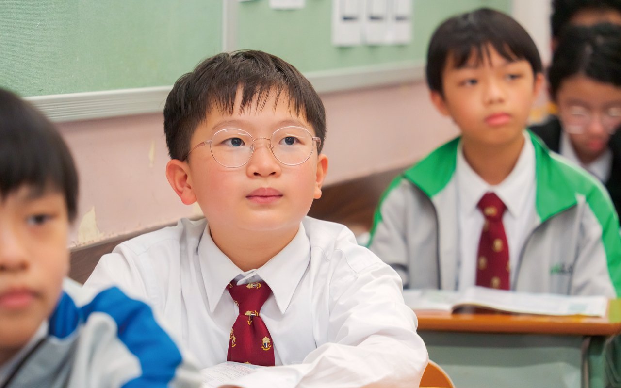 學校會為新生安排趣味的電腦課及實驗