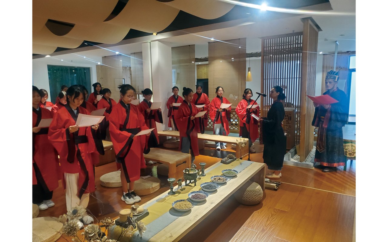 學校堅持以儒家思想去培養學生的道德
