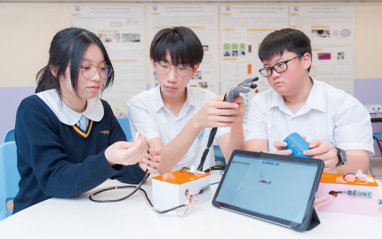為培養學生勇於挑戰、創新的思維模式，學校推出「校本法證科學課程」