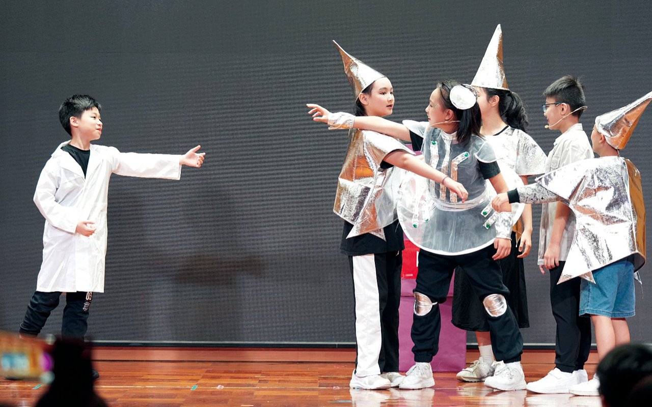 「綜藝表演日」能夠給予學生一個展示的舞台
