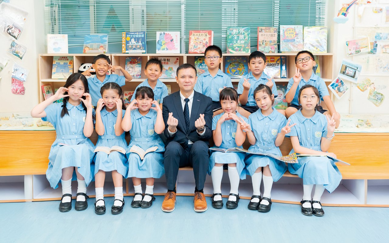 The school takes "Honesty, Trustworthiness, Diligence and Diligence" as its motto to teach students to learn knowledge and skills