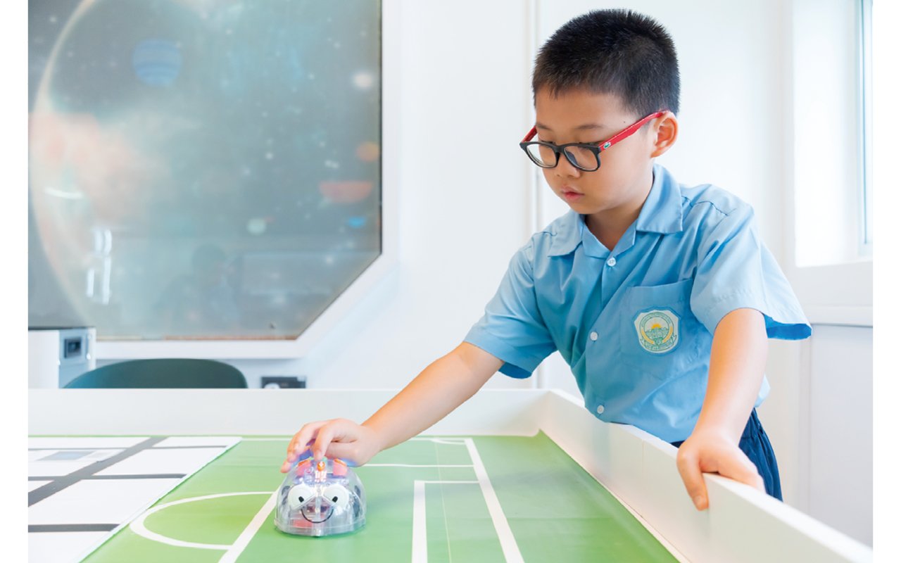 The school actively promotes STEAM teaching in terms of courses, activities and resources